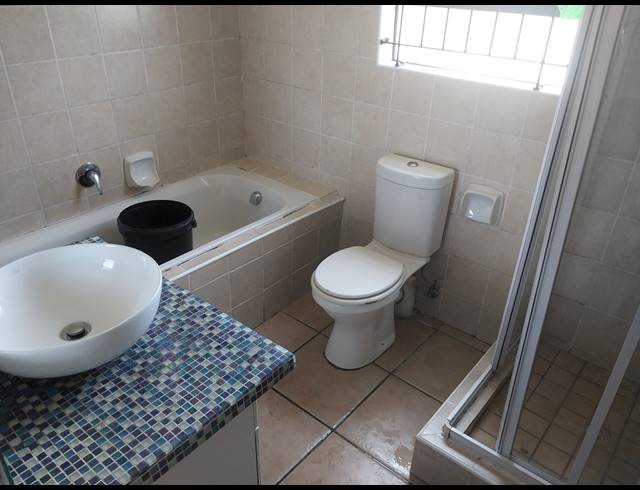 2 BEDROOM APARTMENT FOR SALE IN BURGUNDY ESTATE